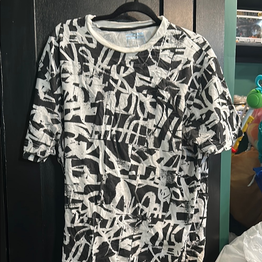 Sean John Black and White Graphic Tee